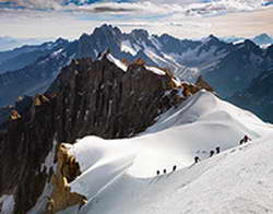 Доллар прибавляет, отыгрывая паттерн 2022 года